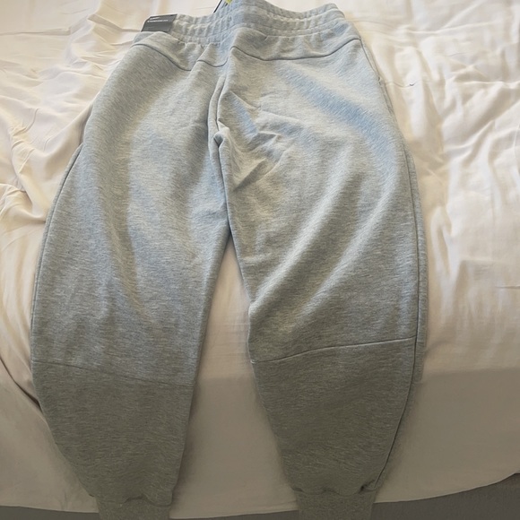 Grey nike tracksuit pants SIZE SMALL - Picture 2 of 2